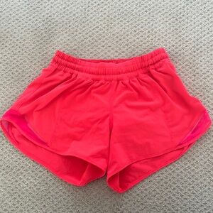 Lululemon hotty hot running shorts size 6 tall LIKE NEW